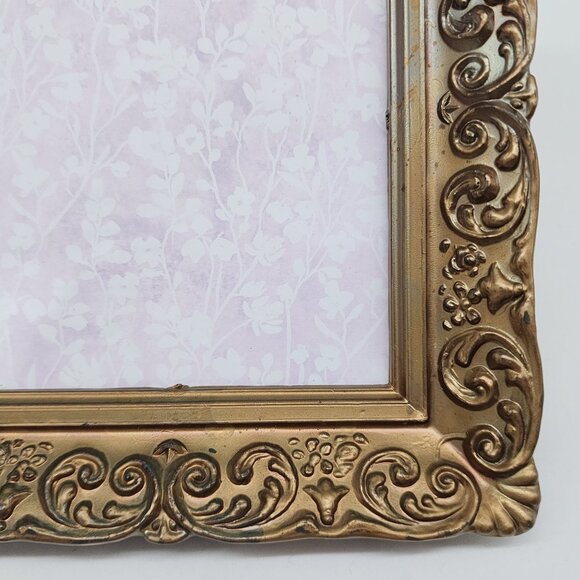 Vintage Ornate Gold Tone Plastic Picture Frame Made In Hong Kong 4x5 - Picture 4 of 11